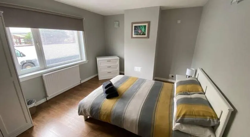 Isle of Lewis Townhouse 7 Bedrooms Sleeps 10 Stornoway - Image 1