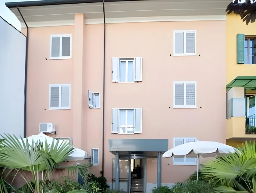 Hotel La Toscana - Image 1