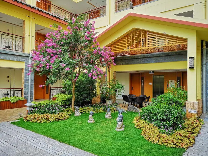 Zizhuyuan Hotel - Image 1