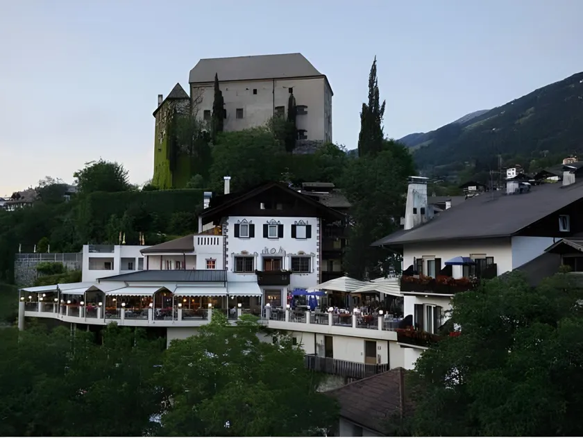 Hotel Schlosswirt - Image 1