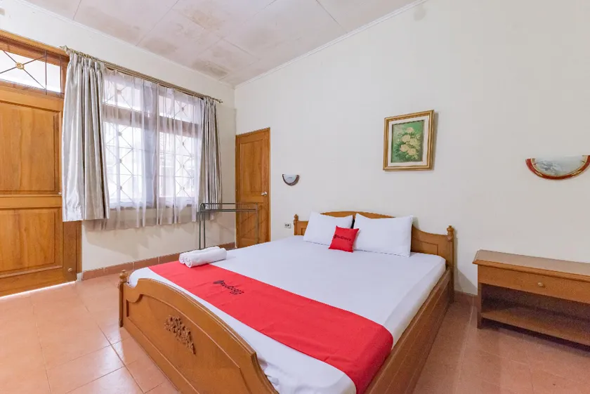 RedDoorz Plus at Wisma Kenanga Sukabumi - Image 1