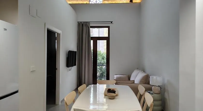 Mandarina Suites - Unique apartments in Valencia - Image 1