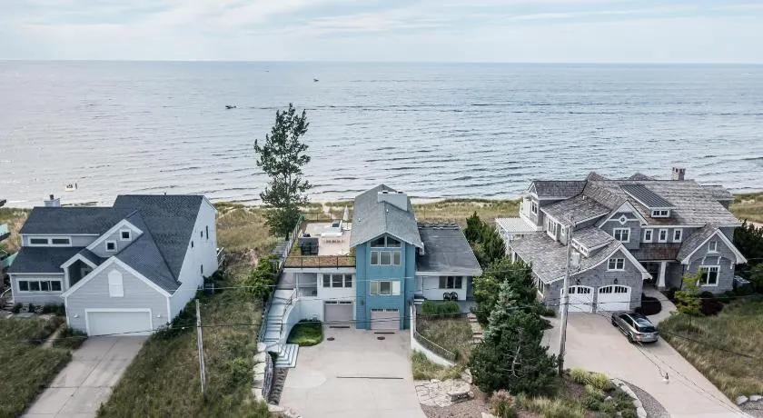 Dreamview- Private Lake Frontage - Image 1