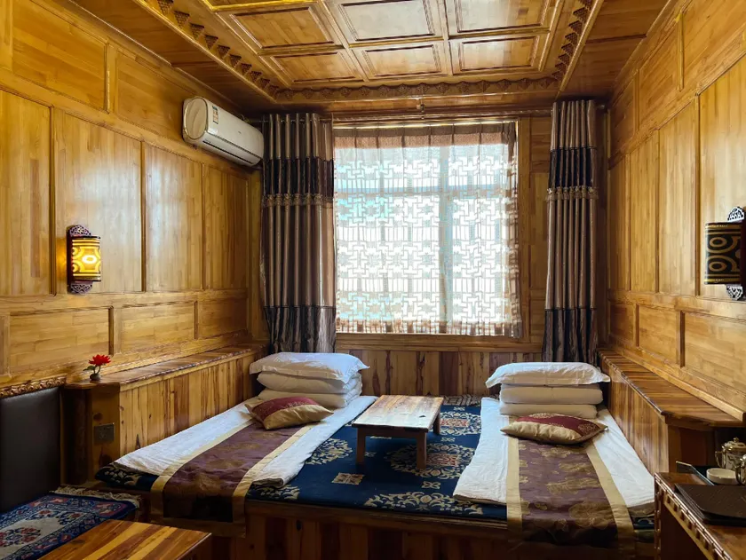 Laya Hotel - Image 1