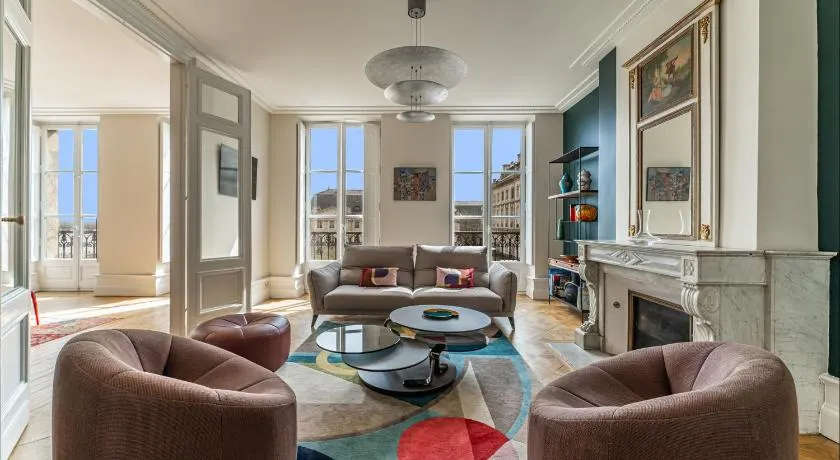 Appartement Luxe avec Climatisation Parking Vue Exeptionnelle - Image 1