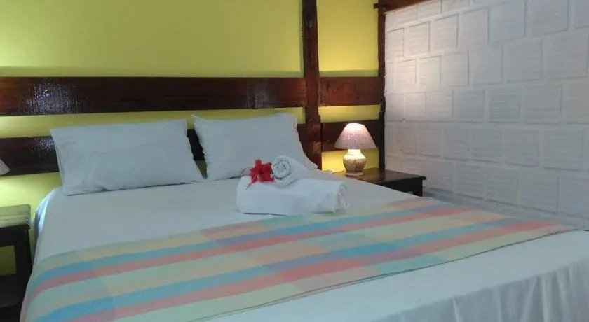 Casa completa na perto da Praia de Coroa com estacionamento exclusivo - Image 1