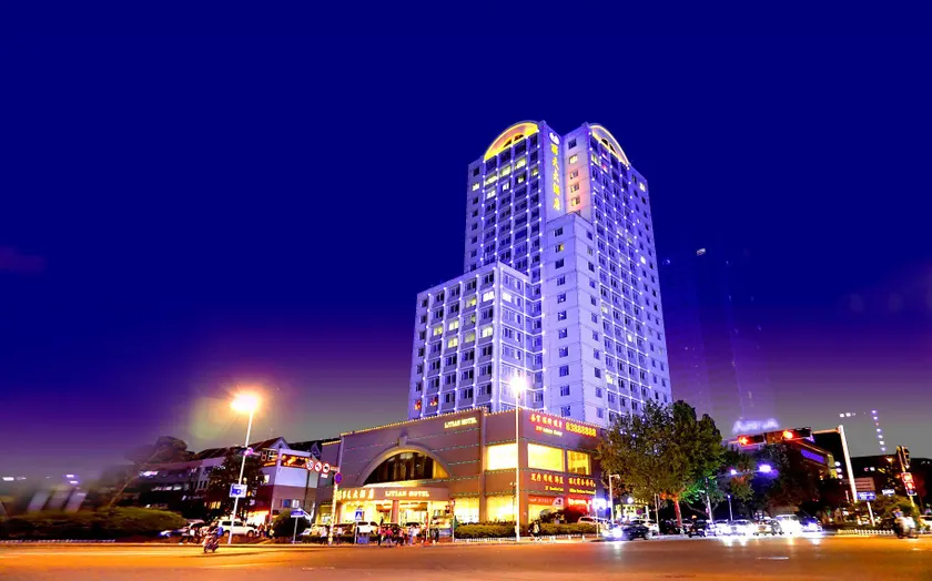 Qingdao Litian Hotel - Image 1