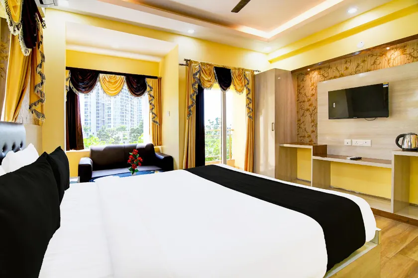 Super Townhouse Rosedale Formerly Reliance Guest House - Image 1