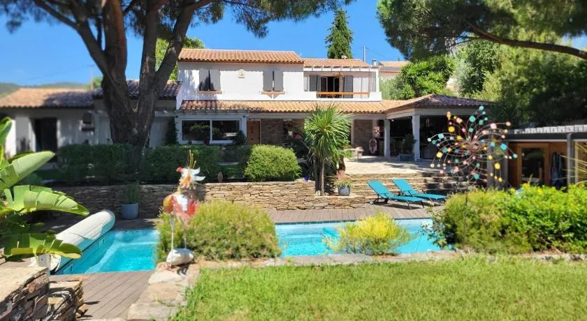 Entre les pins et les oliviers - Image 1