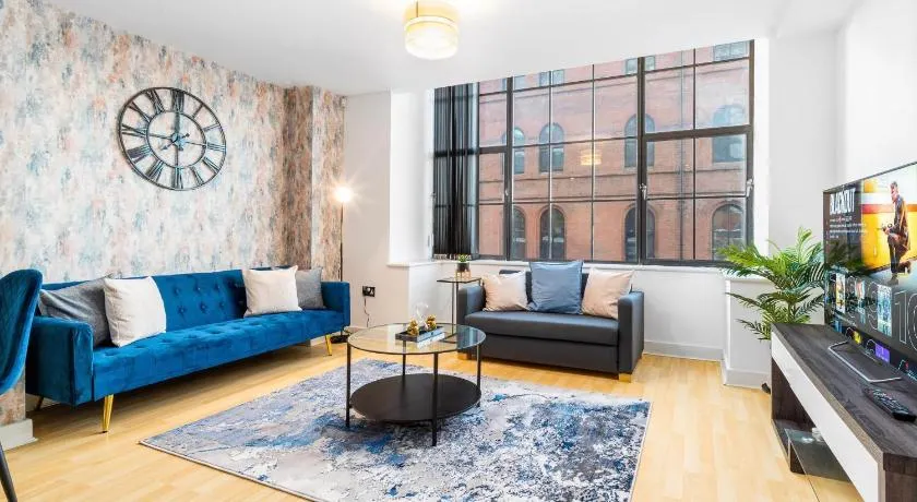 LUXURY SEA BLUE-Birmingham central apartment - Image 1