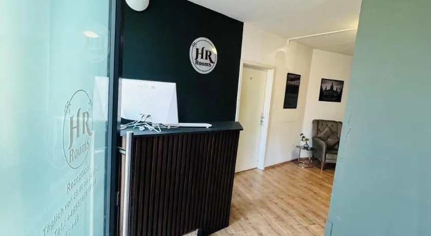 HR RoomS - Image 1