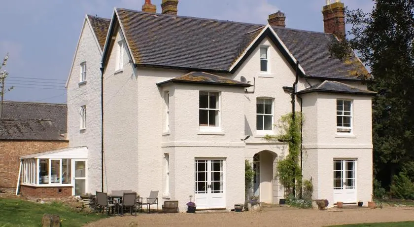 Haselor Farm B & B - Image 1