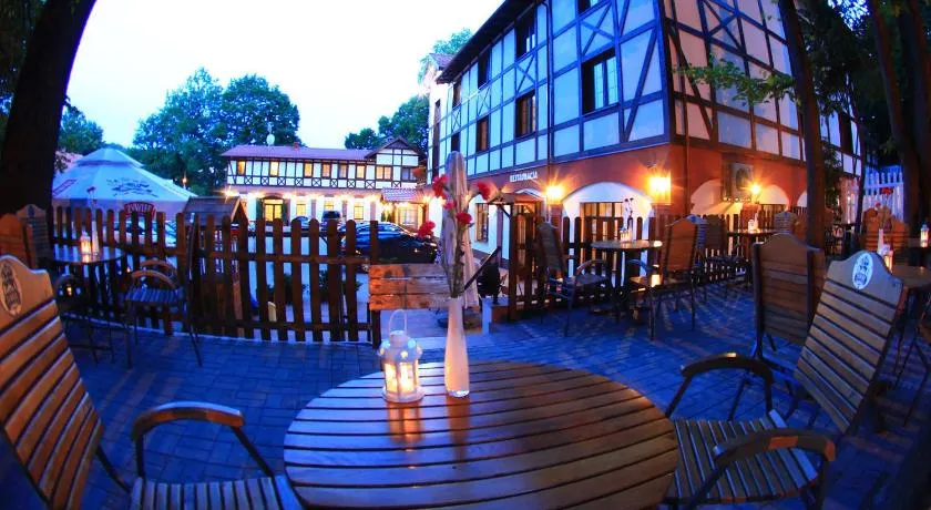 Hotel Camelot - Image 1