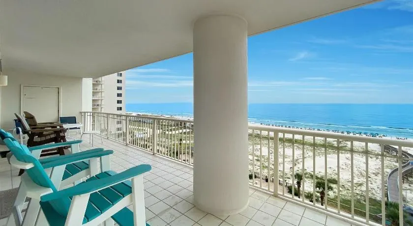 Avalon 810 Beachfront Amazing Views Wrap Around Balcony Resort Amenities - Image 1