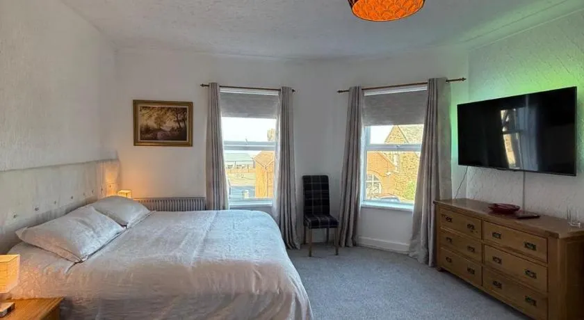 Crispin House - Image 1