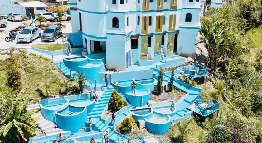 Hotel y Termales Castillo Del Lago Guatape - Image 1