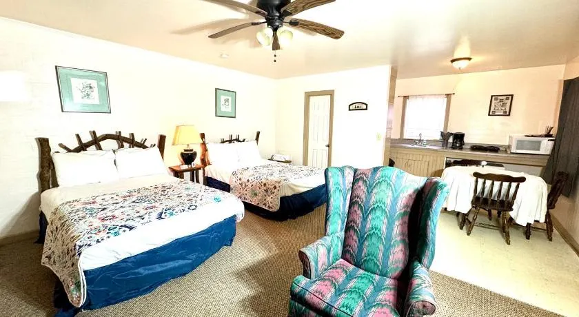 Parkview Lodge & Cabins - Image 1