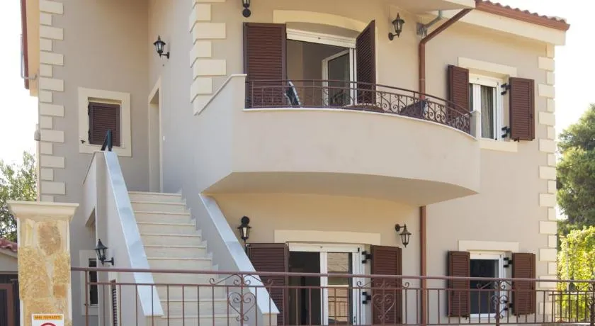 Regina Apartments - Image 1