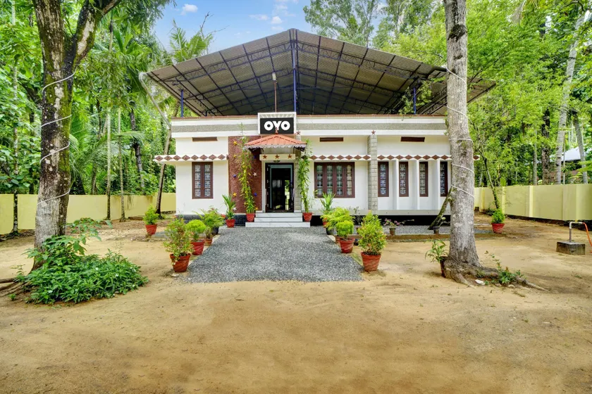 Hotel O Revathy Tourist Home - Image 1