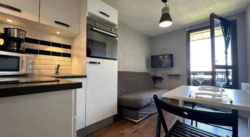 Studio cosy aux pieds des pistes, vue splendide - Image 1
