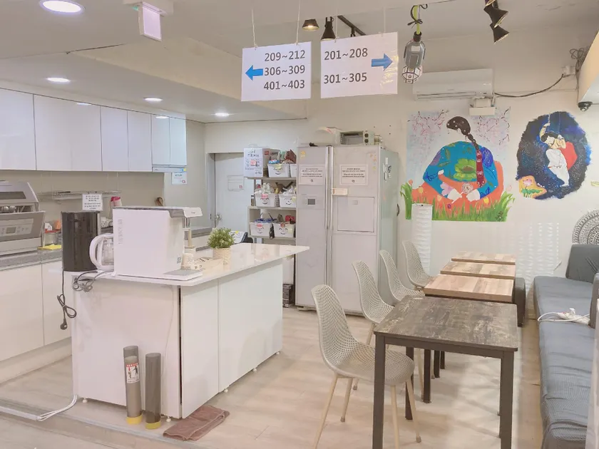 Yakorea Hostel Dongdaemun - Image 1