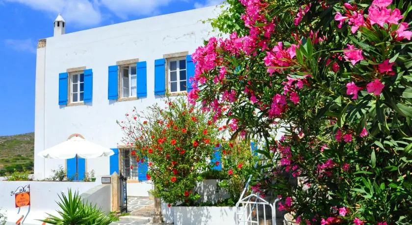 Margarita Hotel - Image 1