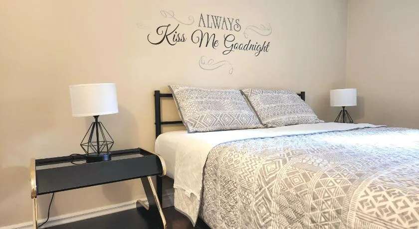 Cozy spacious Apt In Laval, Greater Montreal - Image 1