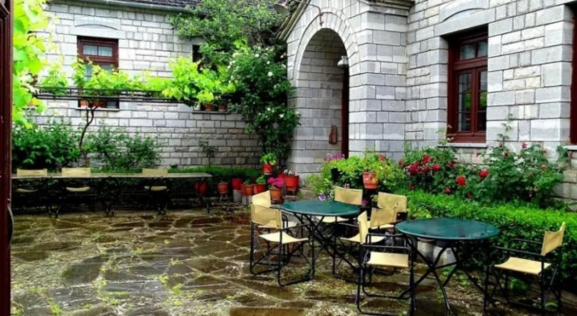 Hotel Papigo AE - Image 1