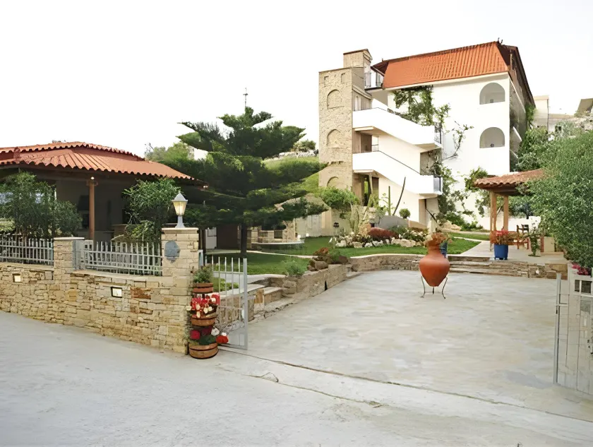 Argo Rooms & Studios - Image 1