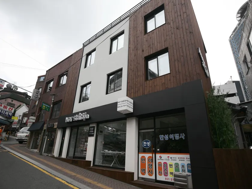 Moon Sun Guesthouse Myeongdong - Image 1
