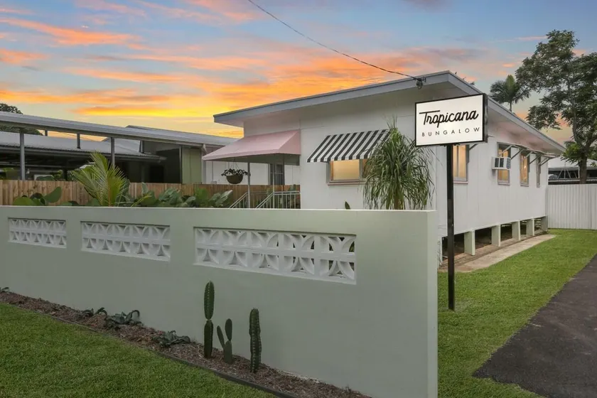 Tropicana Bungalow - Retro Getaway - Image 1