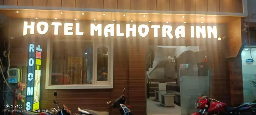 Hotel Malhotra inn 50 Meter from Golden Temple - Image 1