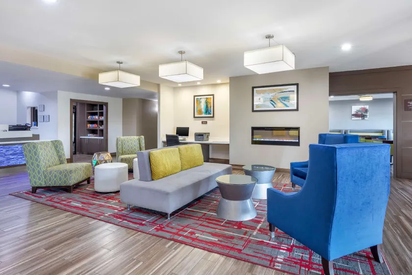Best Western Plus Mansfield Inn & Suites - Image 1
