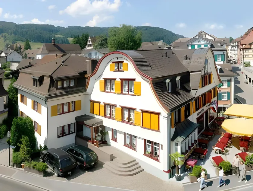 Adler Hotel - Image 1