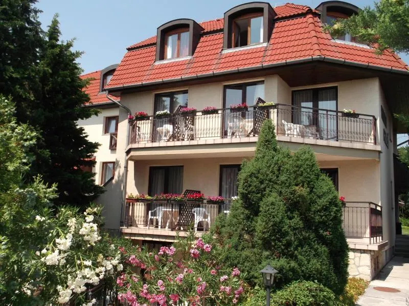 HELIOS Hotel Apartments - Image 1