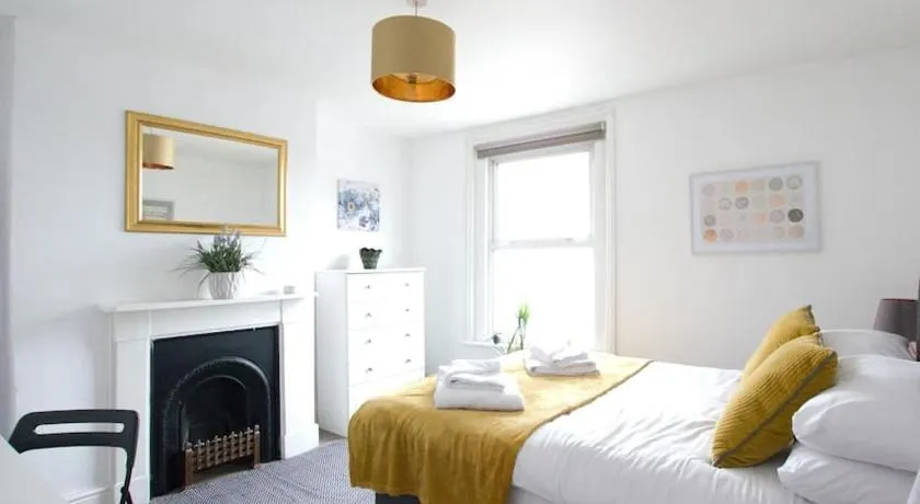 City Centre 4 Bedroom House - Image 1