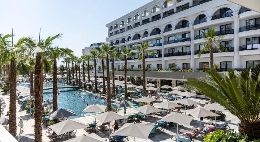 Fafa Aqua Palace Resort & SPA - Image 1