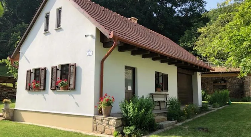 Tücsök Vendégház Óbánya - Image 1