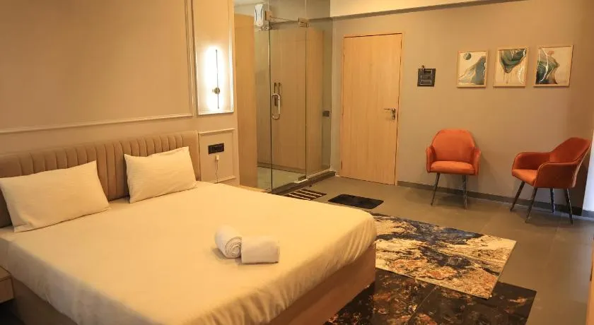 Hotel Siddhesh Inn - Image 1