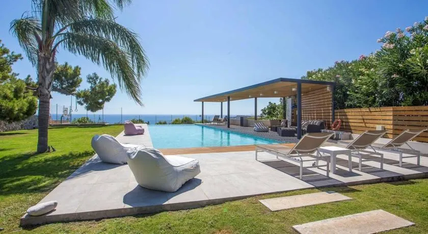 RLM Prime Beach Panoramic Villa - Image 1