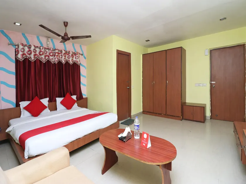 Hotel O Maruti Lodging - Image 1