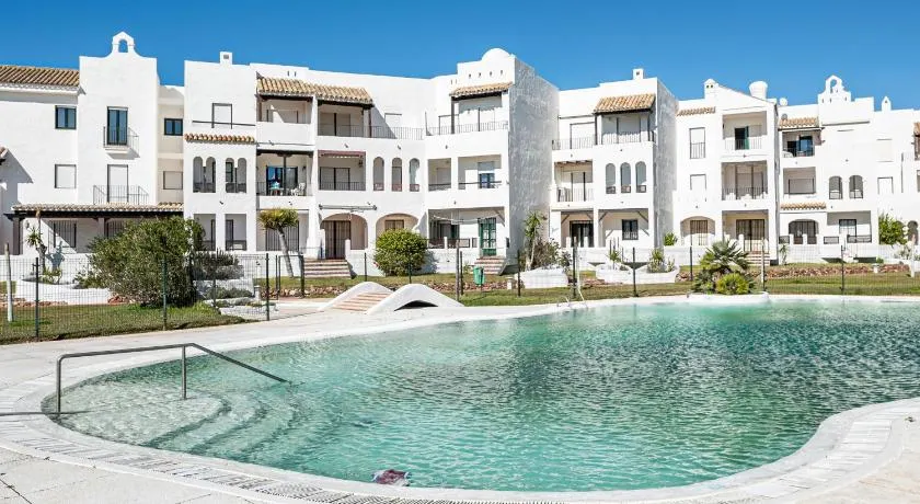 Ferienwohnung 'Barrosa Primera Línea de Playa' mit Meerblick, Pool und WLAN - Image 1