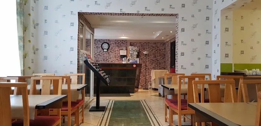 Hotel Albergo - Image 1