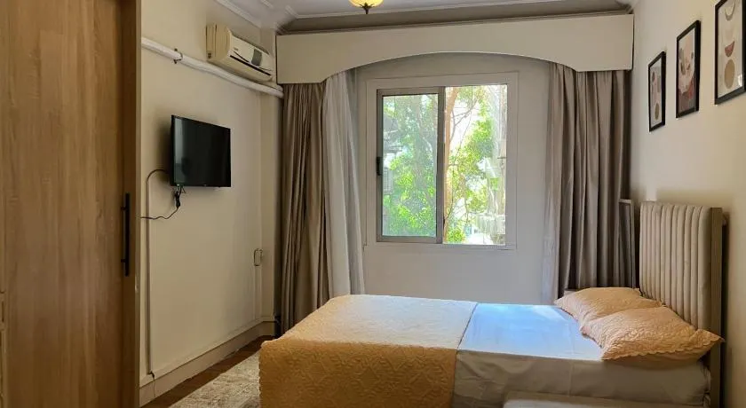 Central Zamalek 2 Bedroom Apartment Walk to Nile, Free WiFi, Fully Equipped Kitchen - Image 1