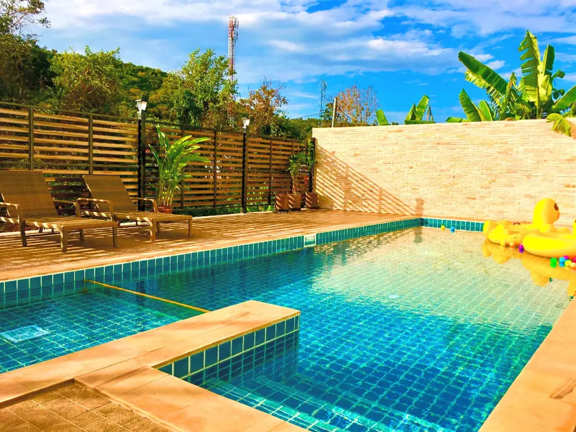 Koh Larn Riviera - Image 1