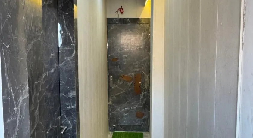 Lari Guest House - Image 1