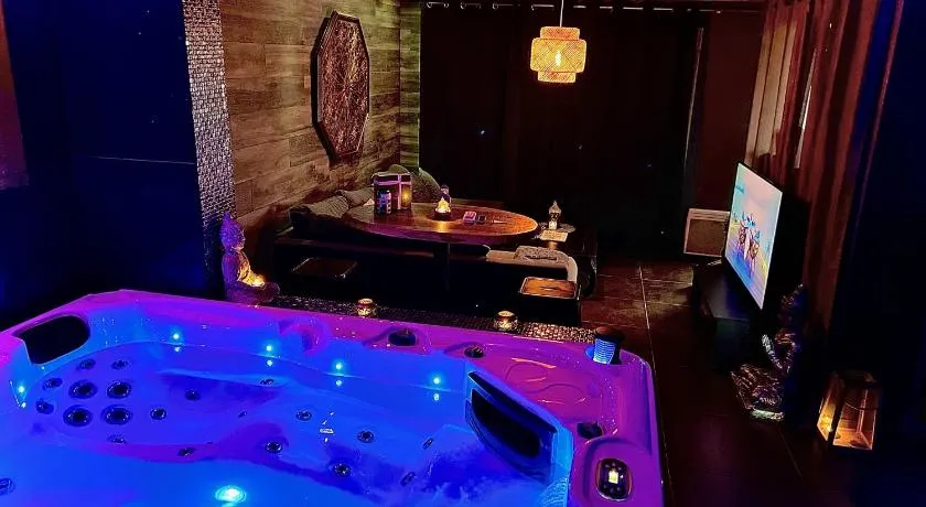 Love room - Image 1