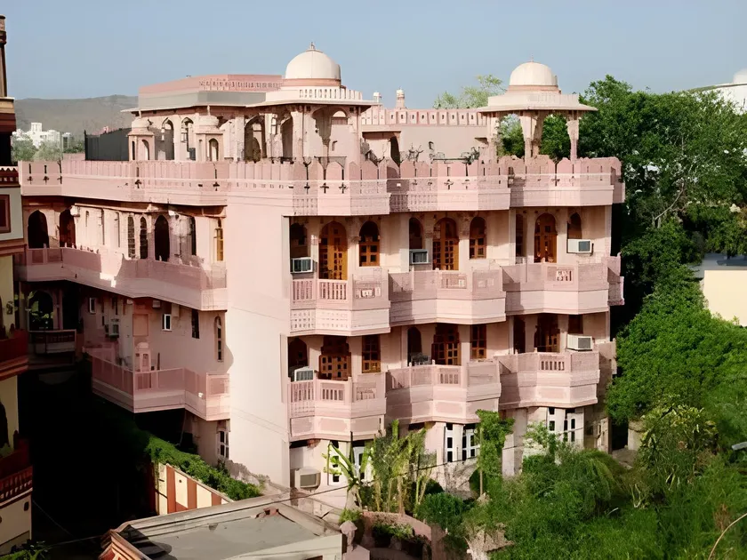 Sajjan Niwas - Image 1