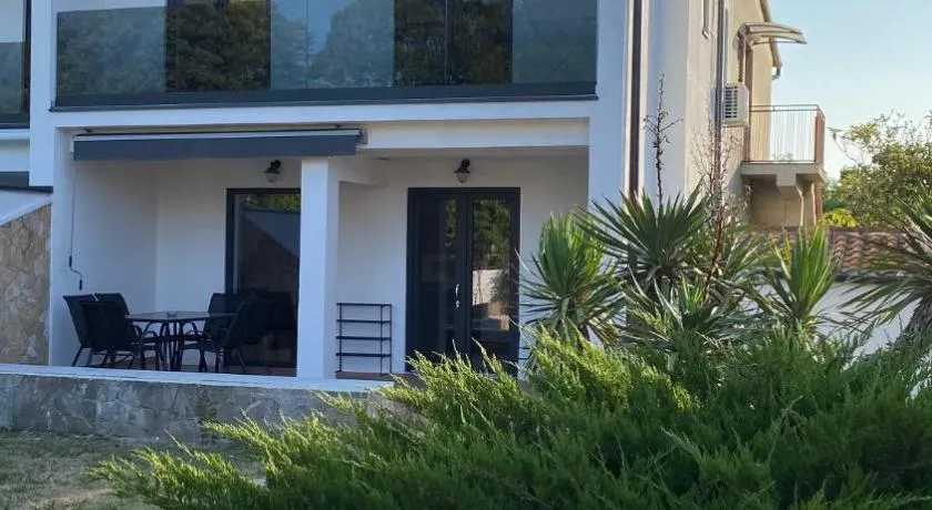 VILLA HOLIDAY - Image 1