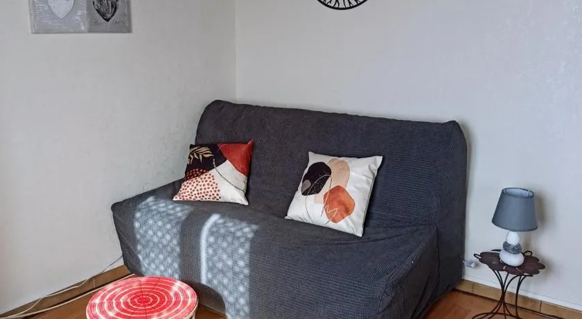Studio aux portes de Paris, très bien desservi par les transports - Image 1